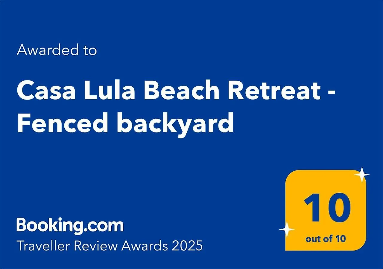 Casa Lula Beach Retreat - Fenced Backyard أريسيبو